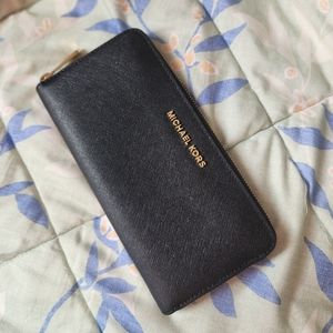 Michael Kors zippy wallet
